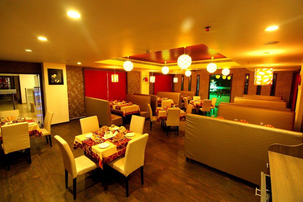 Paravoor Galaxy Hotel Cherai Beach Exterior photo